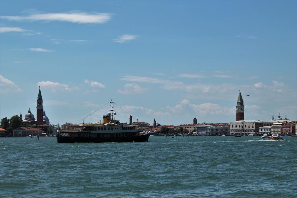 Appartamento Calle Dei Preti Venice Exterior photo